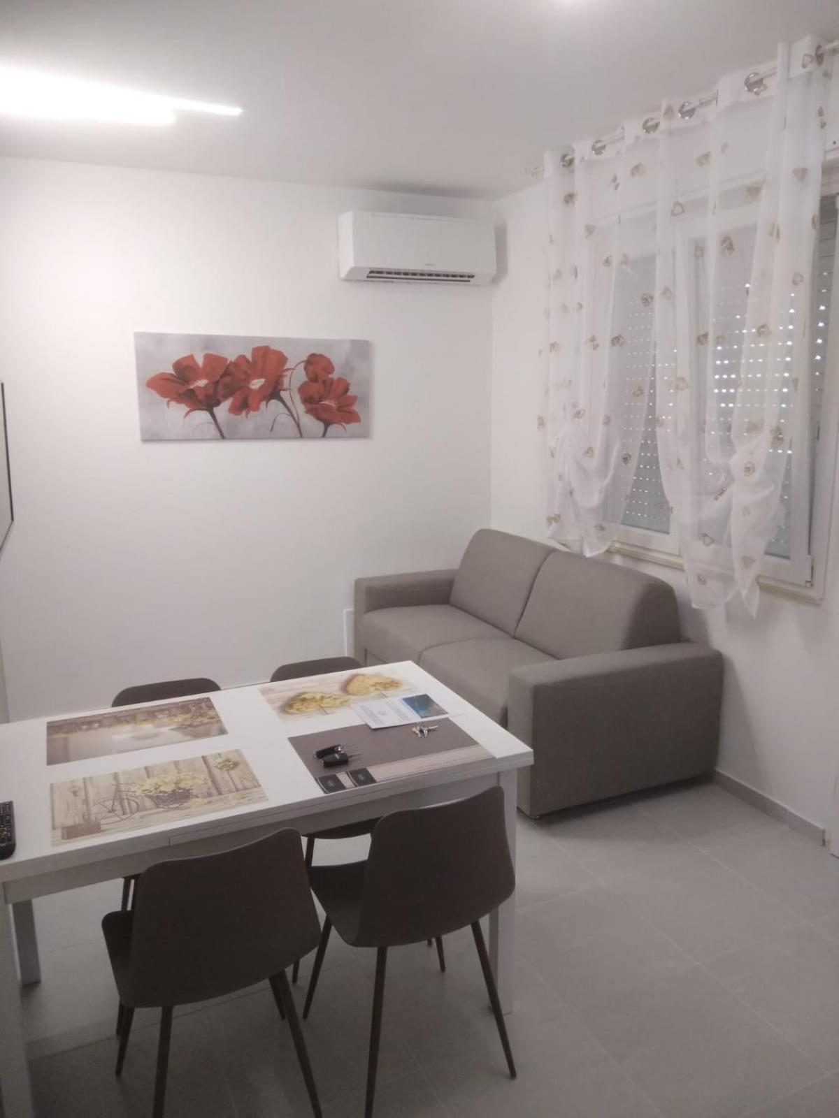Sea 1 Spa&Wellness Чивитанова Марке Екстериор снимка