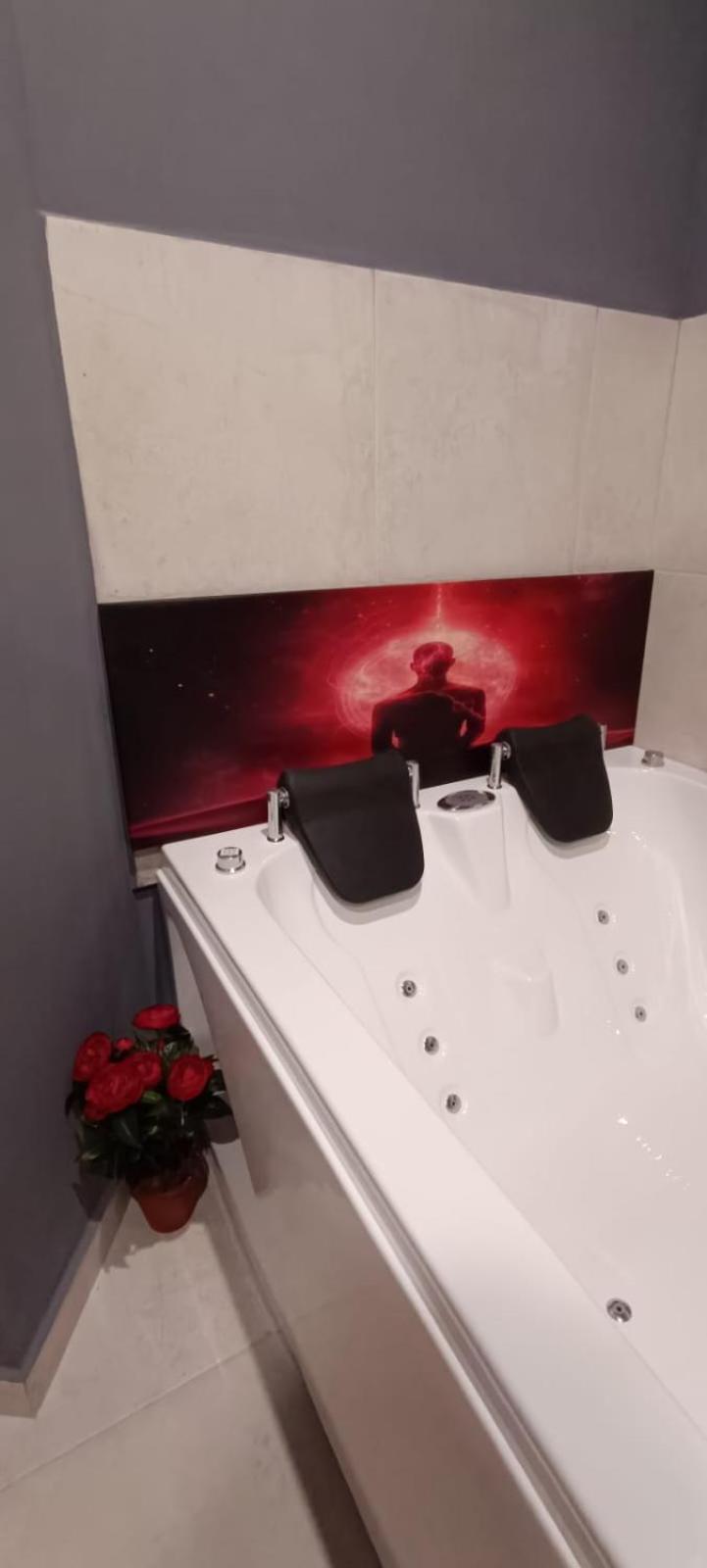 Sea 1 Spa&Wellness Чивитанова Марке Екстериор снимка