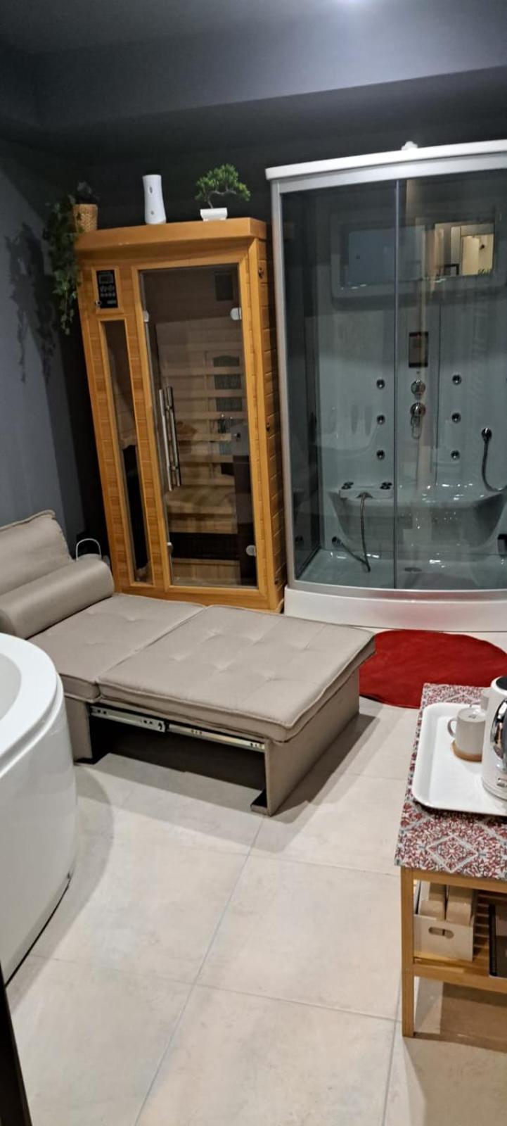 Sea 1 Spa&Wellness Чивитанова Марке Екстериор снимка